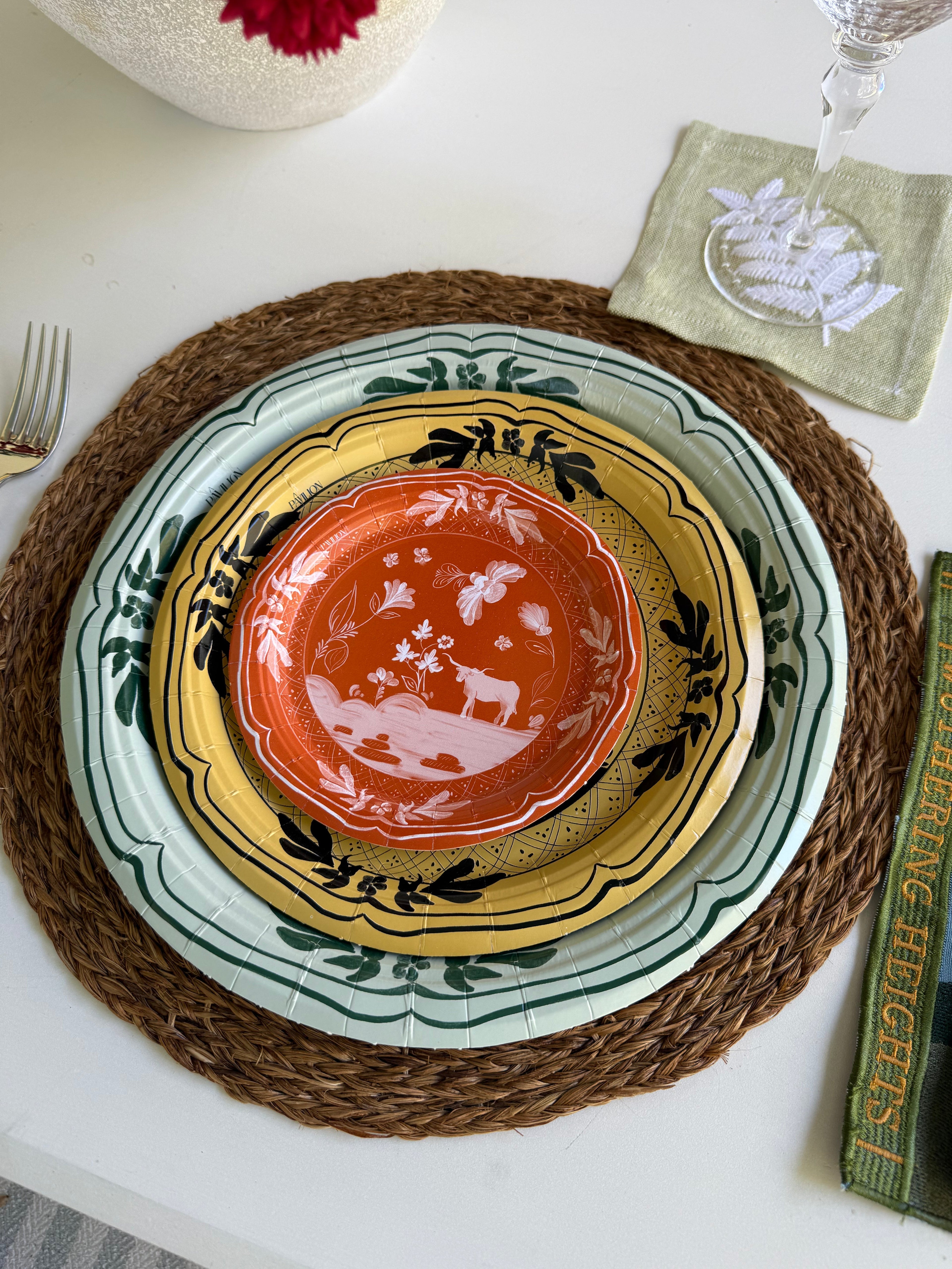 Margretta's Nashville Gentleman Golden Dessert Paper Plates - 8 Pack