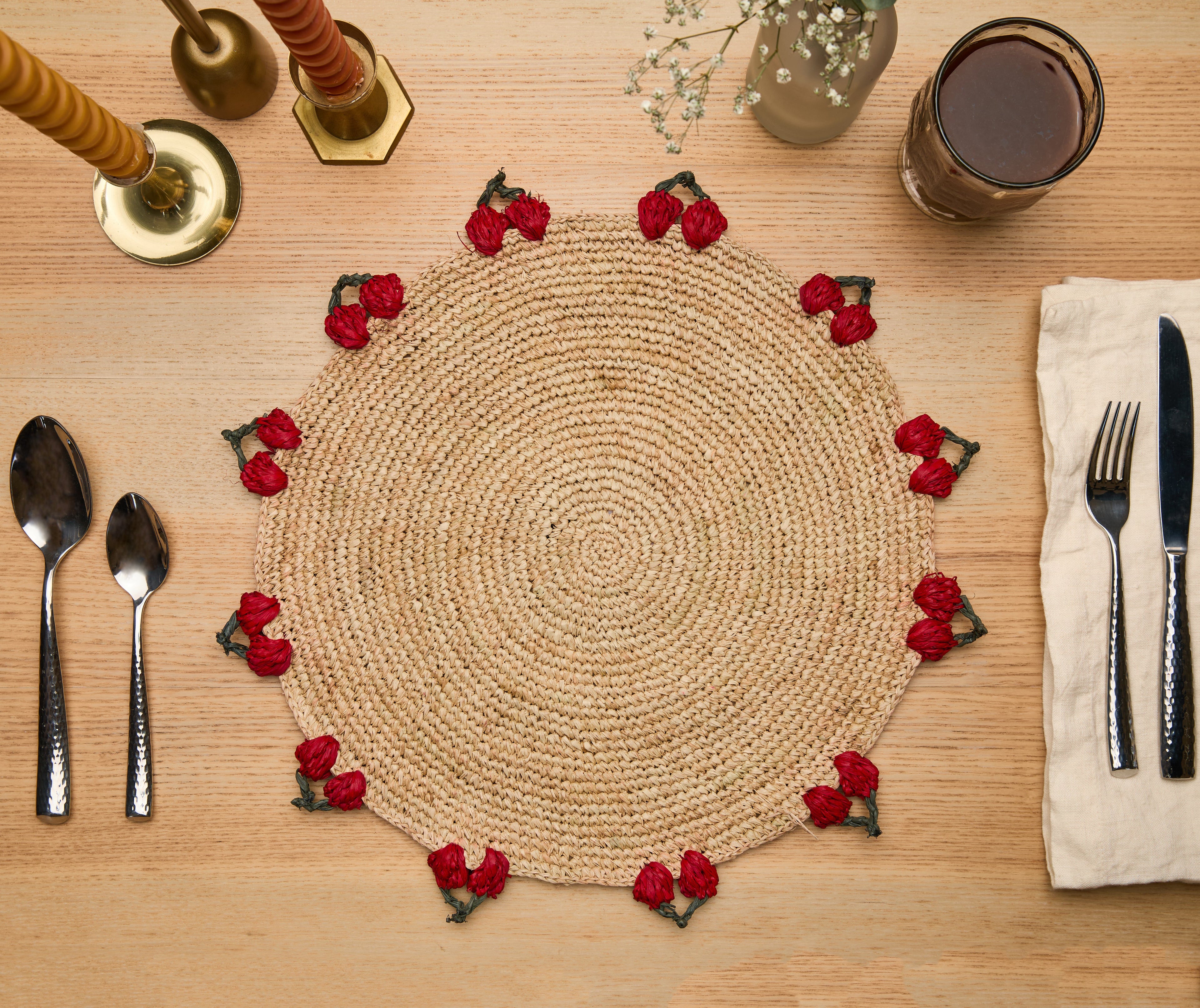 Cherry Scalloped Edge Placemat – 14” Hand-Crocheted Raffia – Artisan Summer Table Decor – Coastal & Boho Dining